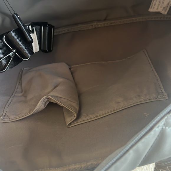 NWT, Gilda Paris Quilted Weekender Bag.Gray - Picture 5 of 11